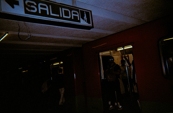 14 Elliot Morales - Fujifilm 400 por Arca Film Lab (Diciembre 2024) - Rollo 0557