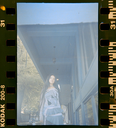 29 Shirley Brakiti - Kodak Gold 200 por Arca Film Lab (Julio 2024) - Rollo 0185
