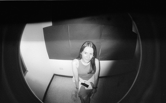 16 Natalia Mendoza - Kentmere Pan 400 por Arca Film Lab (Junio 2025) - Rollo 1129