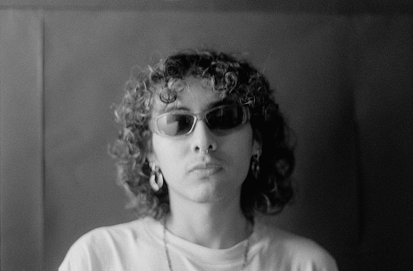 19 Mariana Cabrera - Kentmere Pan 400 por Arca Film Lab (Junio 2025) - Rollo 1130