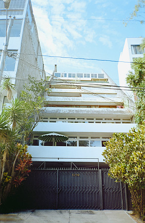 25 Adriana Obiols - Fujifilm 200 por Arca Film Lab (Enero 2025) - Rollo 0597