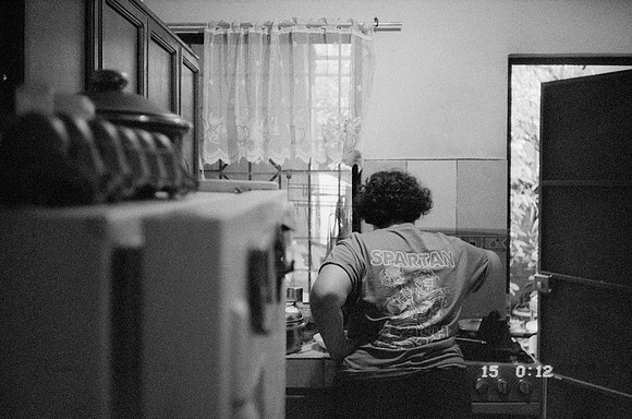 01 Elena Campos - Ilford HP5+ 400 por Arca Film Lab (Junio 2025) - Rollo 1114