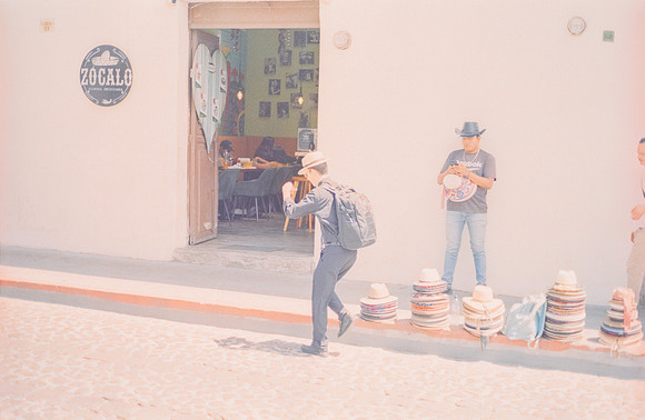 10 Javier Anleu - Fujifilm 400 por Arca Film Lab (Mayo 2025) - Rollo 0993