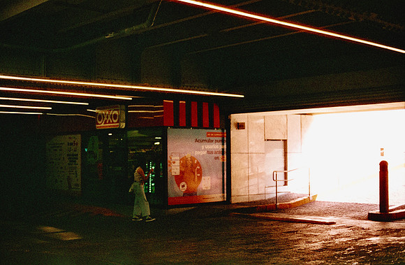 13 Elliot Morales - Harman Phoenix 200 por Arca Film Lab (Diciembre 2024) - Rollo 0556