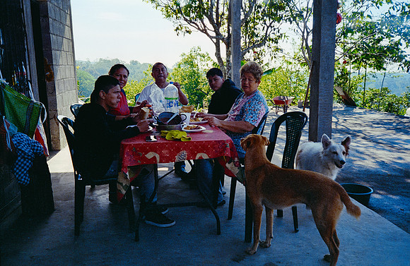 12 Pablo Marroquín - Fujifilm 400 por Arca Film Lab (Marzo 2025) - Rollo 0842