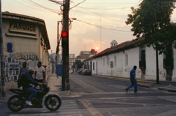 14 Elliot Morales - Reflx Lab 200T por Arca Film Lab (Mayo 2025) - Rollo 1087
