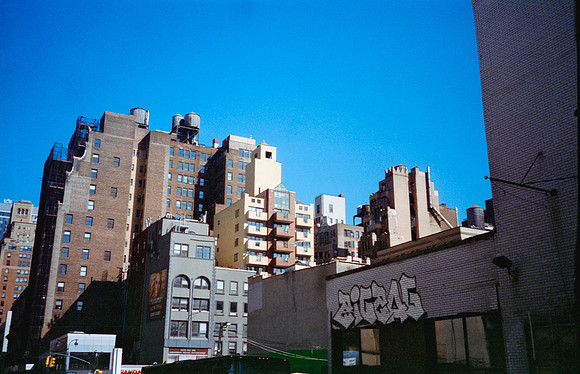 23 Mauricio Salguero - Cinestill 400D por Arca Film Lab (Julio 2024) - Rollo 0195