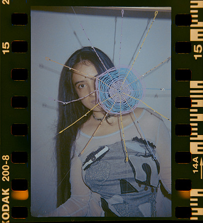 14 Shirley Brakiti - Kodak Gold 200 por Arca Film Lab (Julio 2024) - Rollo 0186