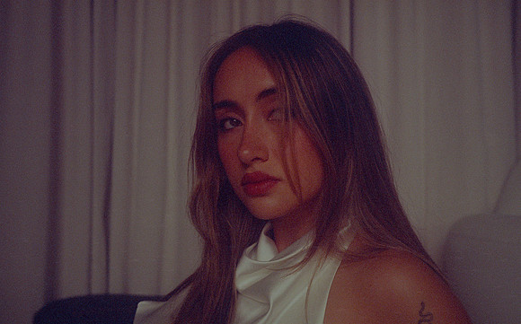28 Vivian Kotouch - Lomography 400 por Arca Film Lab (Octubre 2024) - Rollo 0417