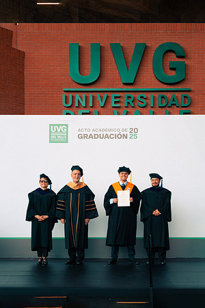 13 Graduación David Díaz - UVG 13 Junio 2025 por Fabriccio Díaz