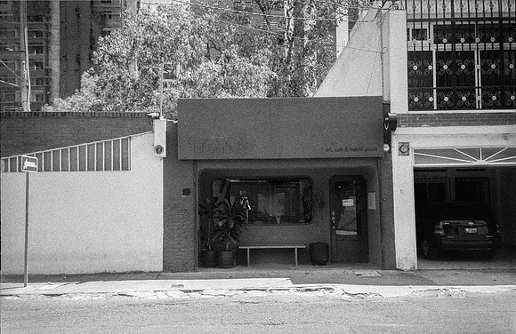 12 María Paula González - Kentmere Pan 400 por Arca Film Lab (Abril 2025) - Rollo 0903