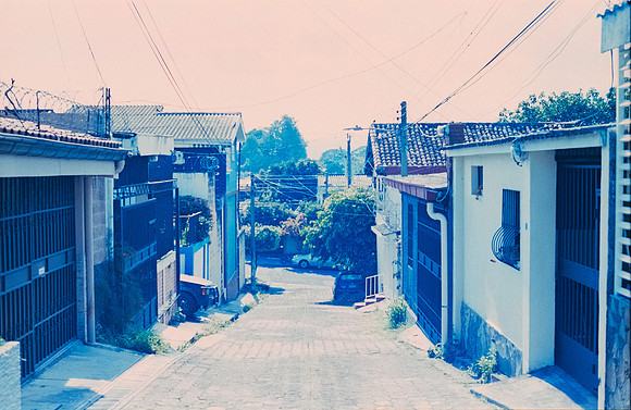 20 Carlos Castro - Kodak 400 Max por Arca Film Lab (Junio 2025) - Rollo 1138