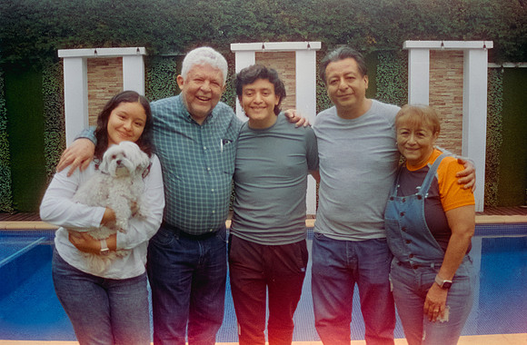 22 Jorge Mena - Cinestill 400D por Arca Film Lab (Mayo 2025) - Rollo 1039