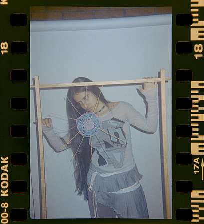 17 Shirley Brakiti - Kodak Gold 200 por Arca Film Lab (Julio 2024) - Rollo 0186