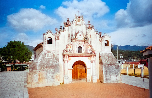 02 José Lucero - Kodak Ultramax 400 por Arca Film Lab (Julio 2024) - Rollo 0144