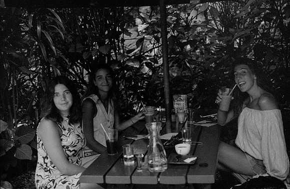 23 Alexander Daum - Ilford HP5+ 400 por Arca Film Lab (Noviembre 2024) - Rollo 0511