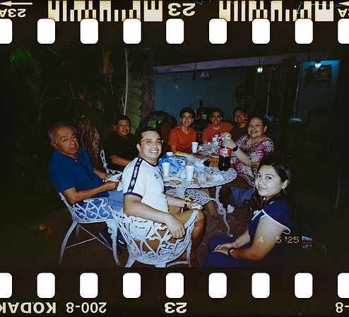 23 Carlos Castro - Kodacolor 200 por Arca Film Lab (Junio 2025) - Rollo 1119
