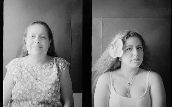 12 Natalia Mendoza - Kentmere Pan 400 por Arca Film Lab (Junio 2025) - Rollo 1123