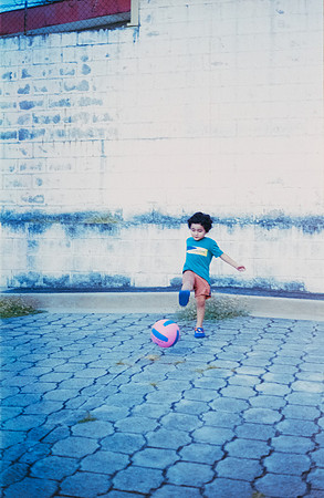 09 Carlos Castro - Kodak 400 Max por Arca Film Lab (Junio 2025) - Rollo 1138