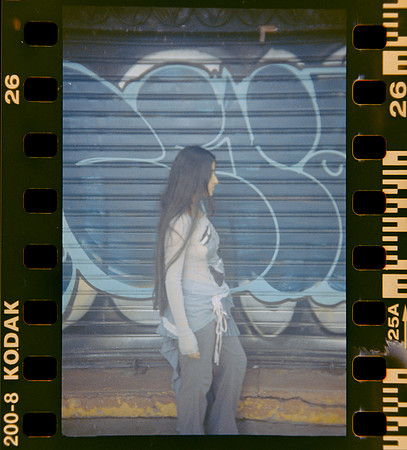 24 Shirley Brakiti - Kodak Gold 200 por Arca Film Lab (Julio 2024) - Rollo 0185