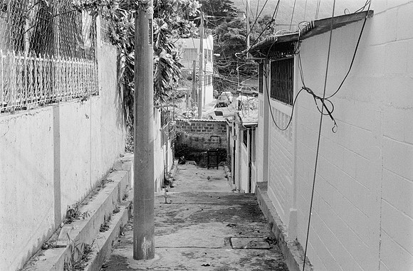 05 Gerardo Recinos - Fomapan 400 por Arca Film Lab (Noviembre 2024) - Rollo 0487