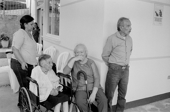 35 Fernando Peña - Ilford HP5+ 400 por Arca Film Lab (Enero 2025) - Rollo 0701