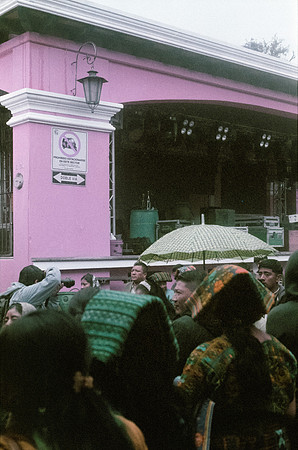 06 Lisa Santos - Lomography Purple por Arca Film Lab (Julio 2024) - Rollo 0153