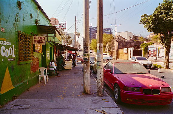31 Ernesto Ábrego - Kodak Ultramax 400 por Arca Film Lab (Mayo 2025) - Rollo 1081