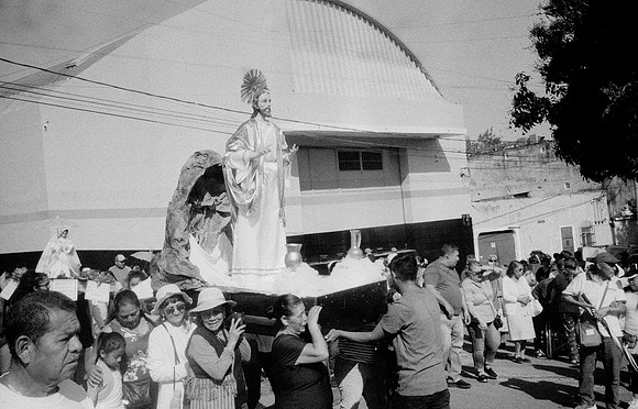 33 Gilberto Rosales Vaquín - Ilford HP5+ 400 por Arca Film Lab (Febrero 2025) - Rollo 0782