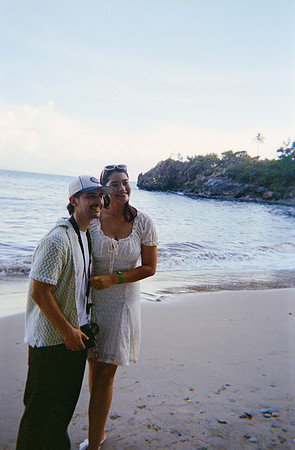 05 Pablo Godoy - Fujifilm 400 - Mel & Roger por Arca Film Lab (Febrero 2025) - Rollo 0874