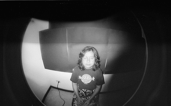 09 Natalia Mendoza - Kentmere Pan 400 por Arca Film Lab (Junio 2025) - Rollo 1129
