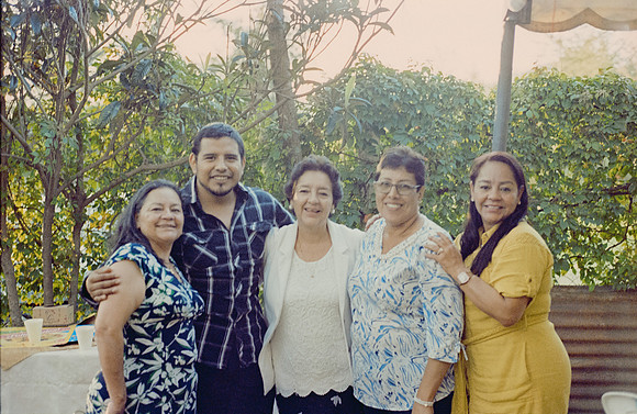32 Milton Recinos - Kodak Portra 400 por Arca Film Lab (Junio 2025) - Rollo 1105