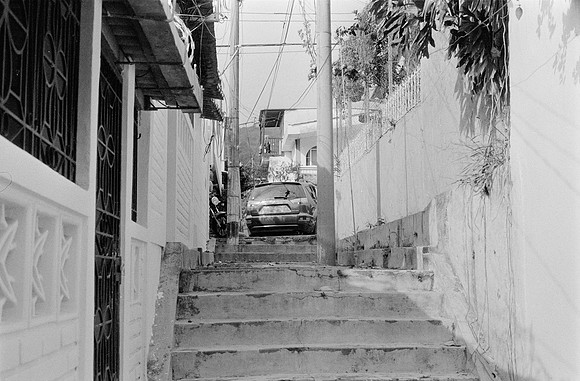 04 Gerardo Recinos - Fomapan 400 por Arca Film Lab (Noviembre 2024) - Rollo 0487