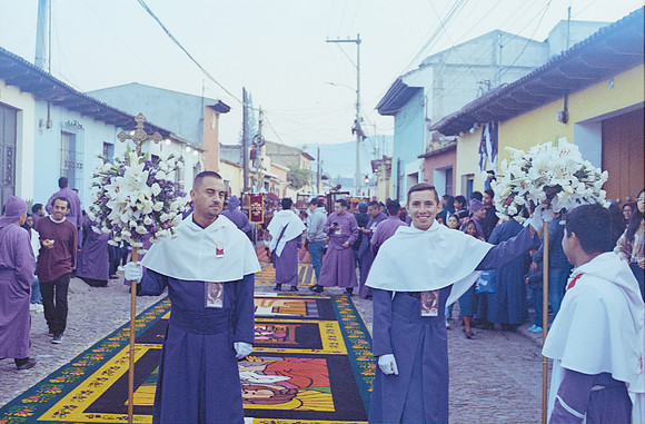 08 Adrián Cajaz - Fujifilm 400 por Arca Film Lab (Mayo 2025) - Rollo 0987