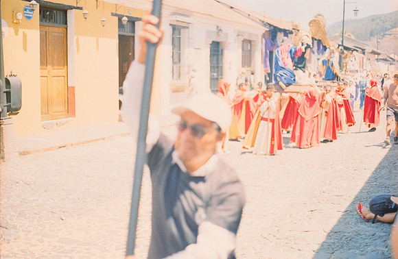 24 Javier Anleu - Fujifilm 400 por Arca Film Lab (Mayo 2025) - Rollo 0993