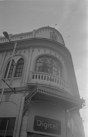 24 Adriana Ruano - Ilford HP5+ 400 por Arca Film Lab (Noviembre 2024) - Rollo 0488