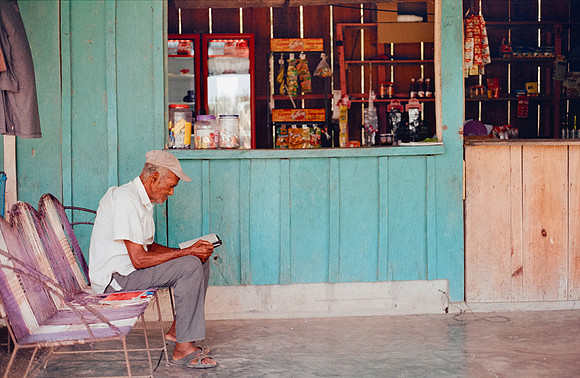 10 Denis Guerrero - Kodak Gold 200 Canon AE-1 por Arca Film Lab (Agosto 2024) - Rollo 0295