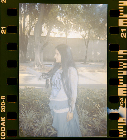 20 Shirley Brakiti - Kodak Gold 200 por Arca Film Lab (Julio 2024) - Rollo 0185