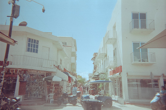 16 José David Fuentes - Cinestill 400D por Arca Film Lab (Julio 2024) - Rollo 0176