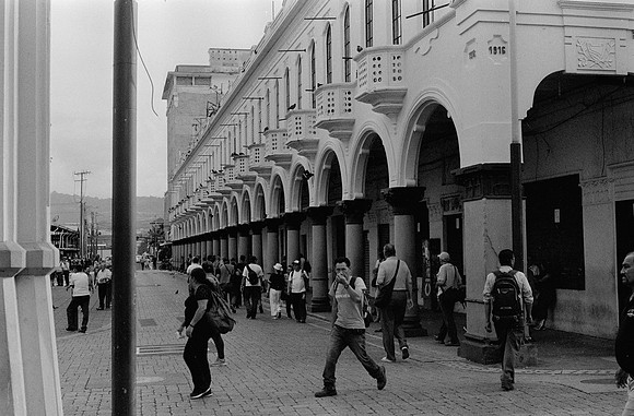 27 Gerardo Recinos - Fomapan 400 por Arca Film Lab (Noviembre 2024) - Rollo 0487