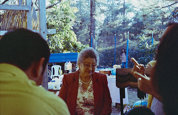 26 Milton Recinos - Kodak Portra 400 por Arca Film Lab (Junio 2025) - Rollo 1105