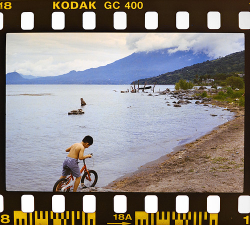 20 Yasemin Topcan - Kodak Ultramax 400 por Arca Film Lab (Octubre 2024) - Rollo 0391