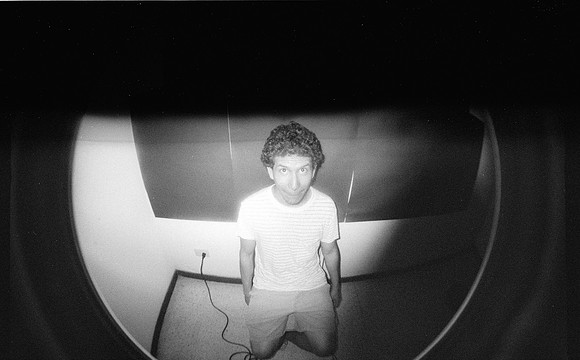 11 Natalia Mendoza - Kentmere Pan 400 por Arca Film Lab (Junio 2025) - Rollo 1129