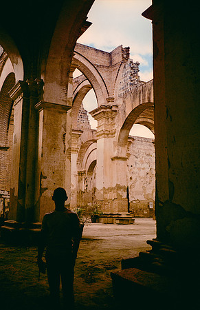 30 Jazmine Sousa - Kodak Gold 200 por Arca Film Lab (Marzo 2025) - Rollo 0847