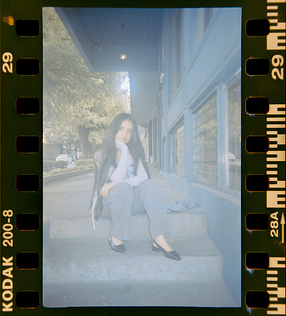 27 Shirley Brakiti - Kodak Gold 200 por Arca Film Lab (Julio 2024) - Rollo 0185