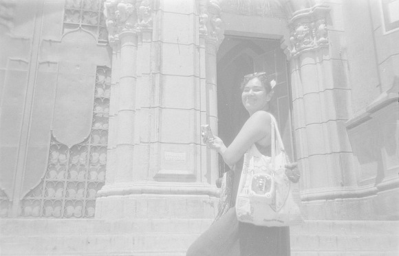 02 Adriana Ruano - Ilford HP5+ 400 por Arca Film Lab (Noviembre 2024) - Rollo 0488
