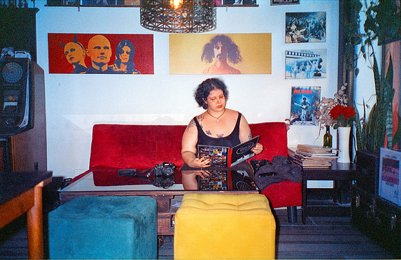 09 Elida Arreaga - Kodak MAX 400 (Expirado) por Arca Film Lab (Juio 2024) - Rollo 0113